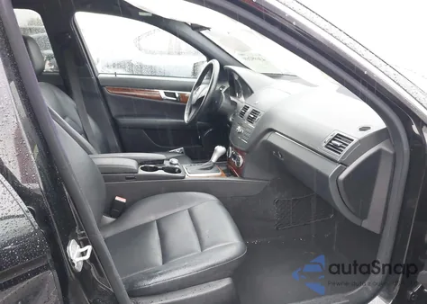 2010 Mercedes-Benz C 300 Sport из США, поврежденный, VIN WDDGF5EB7AR128243